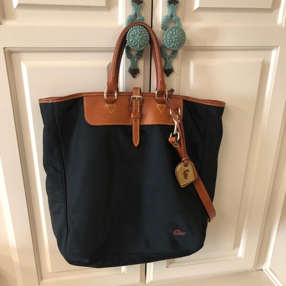 Dooney & Bourke Handbags - 🚫🚫 SOLD 🚫🚫
